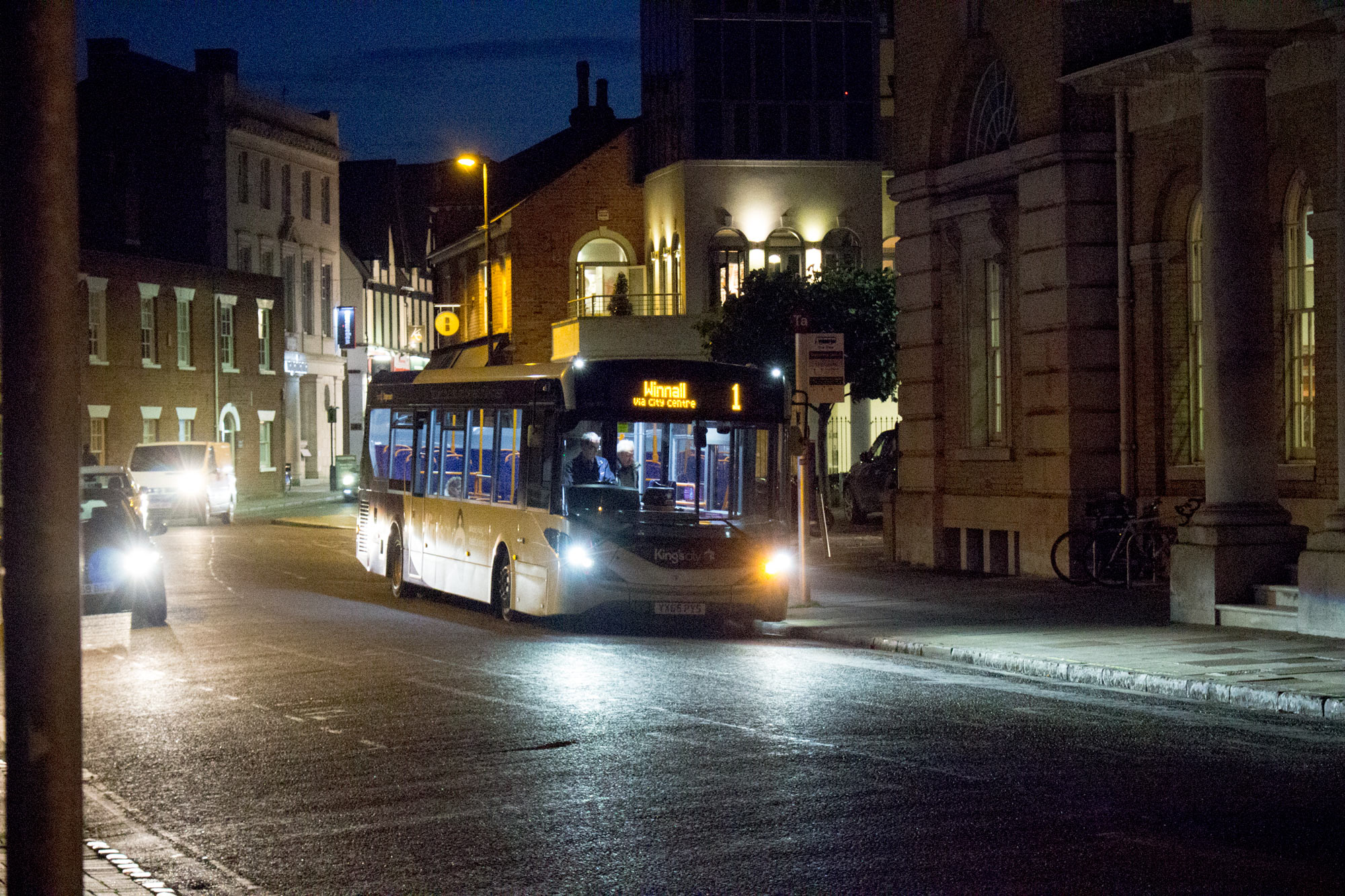King's City branded Enviro 200 MMC operating in central Winchester headed for Winnall on Stagecoach South's route 1
